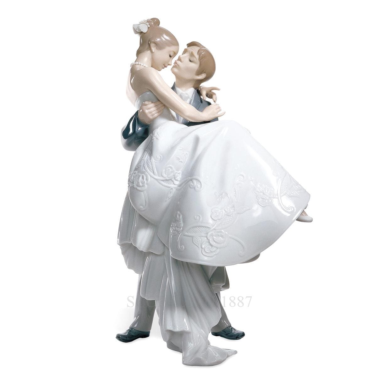lladro the happiest day porcelain figurine spanish designer
